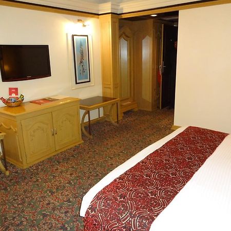 Hotel Babylon International Rāipur Exteriör bild