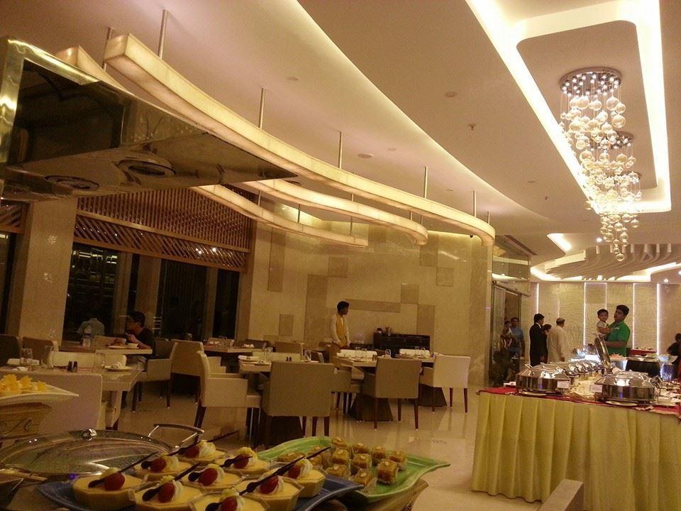 Hotel Babylon International Rāipur Exteriör bild