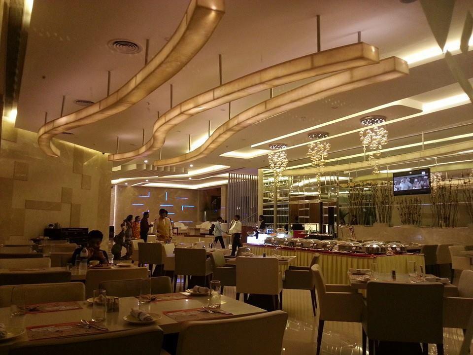 Hotel Babylon International Rāipur Exteriör bild