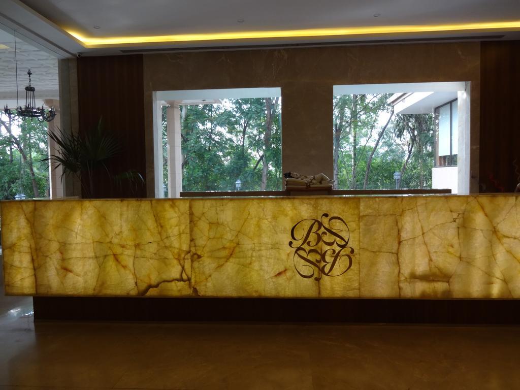 Hotel Babylon International Rāipur Exteriör bild