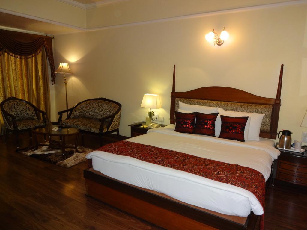 Hotel Babylon International Rāipur Rum bild
