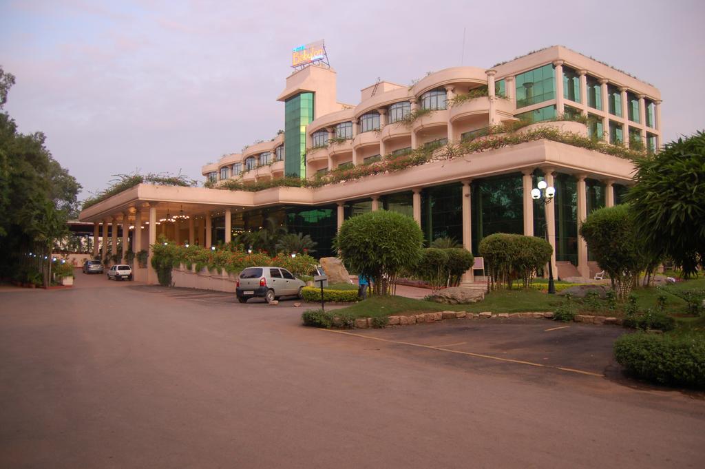 Hotel Babylon International Rāipur Exteriör bild