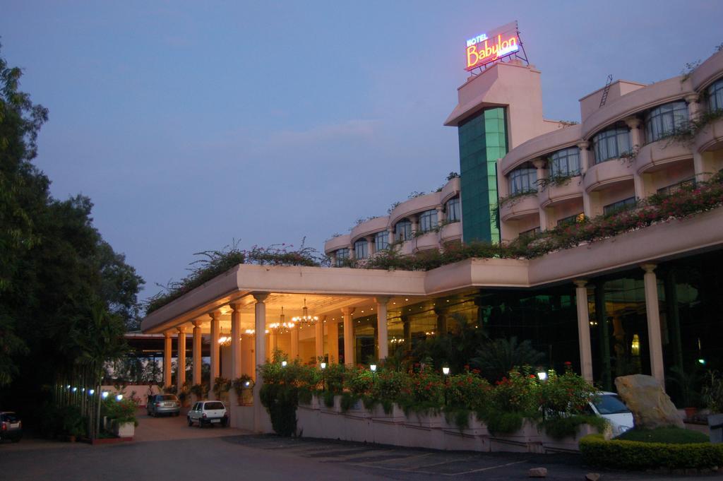 Hotel Babylon International Rāipur Exteriör bild