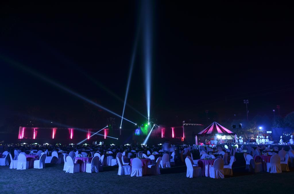 Hotel Babylon International Rāipur Rum bild