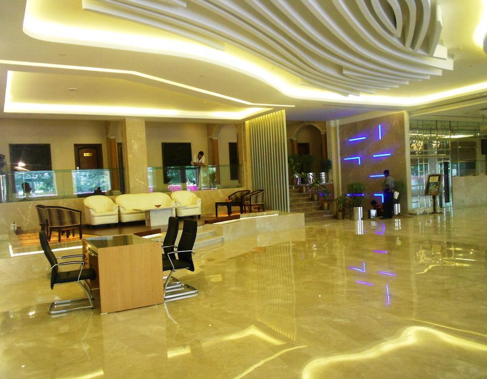 Hotel Babylon International Rāipur Exteriör bild