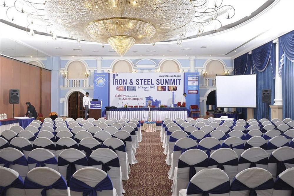Hotel Babylon International Rāipur Exteriör bild