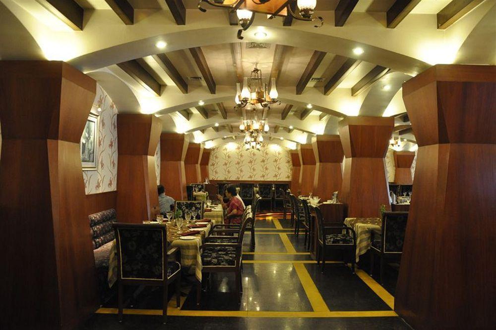 Hotel Babylon International Rāipur Exteriör bild