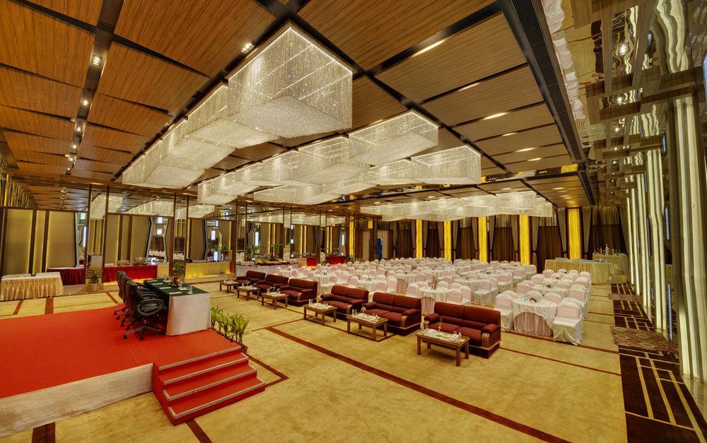 Hotel Babylon International Rāipur Exteriör bild