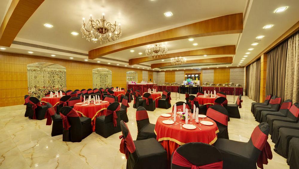 Hotel Babylon International Rāipur Exteriör bild