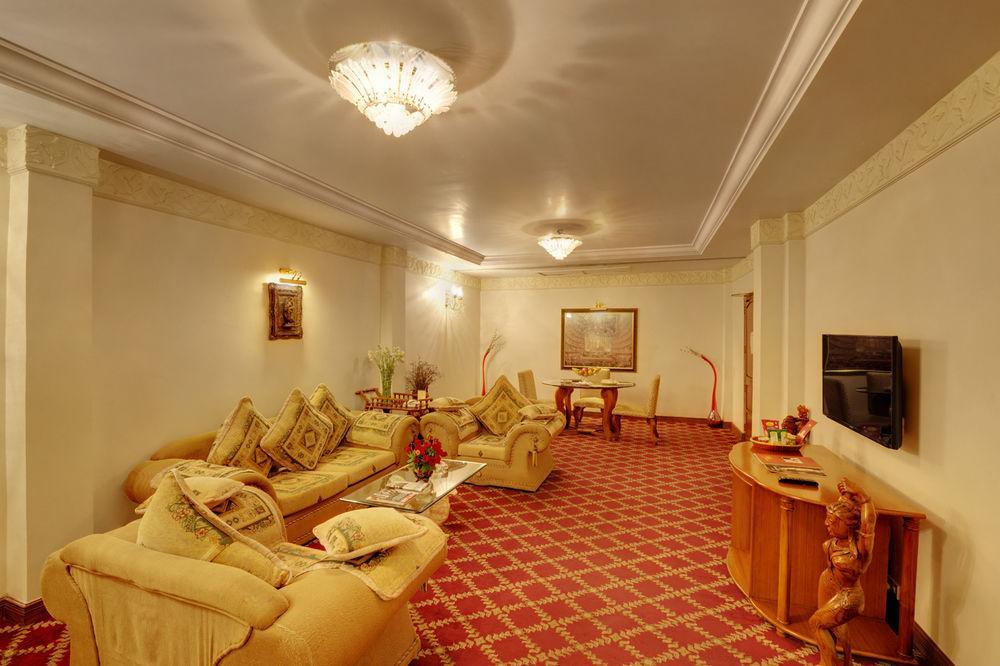 Hotel Babylon International Rāipur Exteriör bild