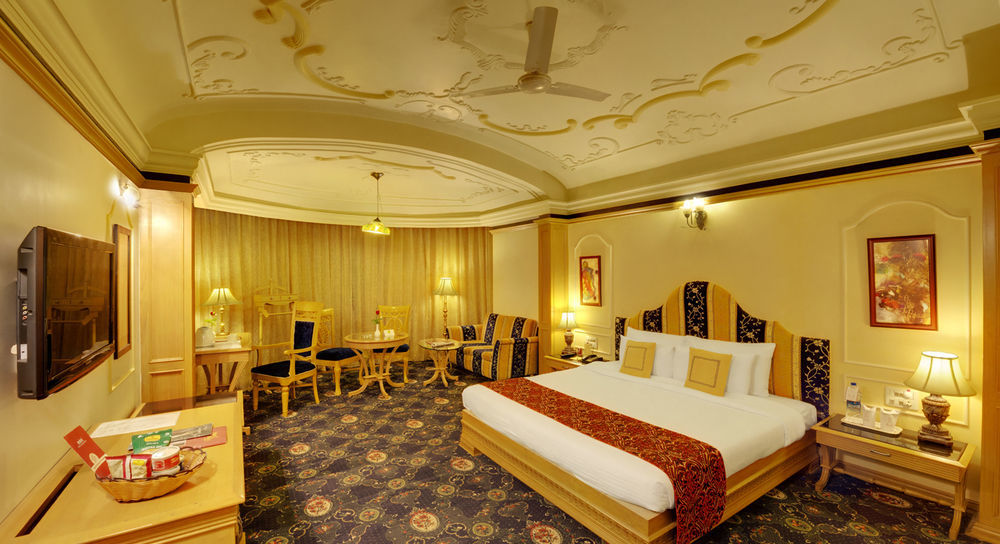 Hotel Babylon International Rāipur Exteriör bild