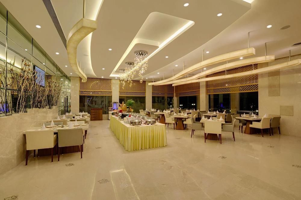 Hotel Babylon International Rāipur Exteriör bild