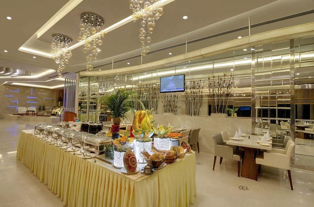 Hotel Babylon International Rāipur Exteriör bild