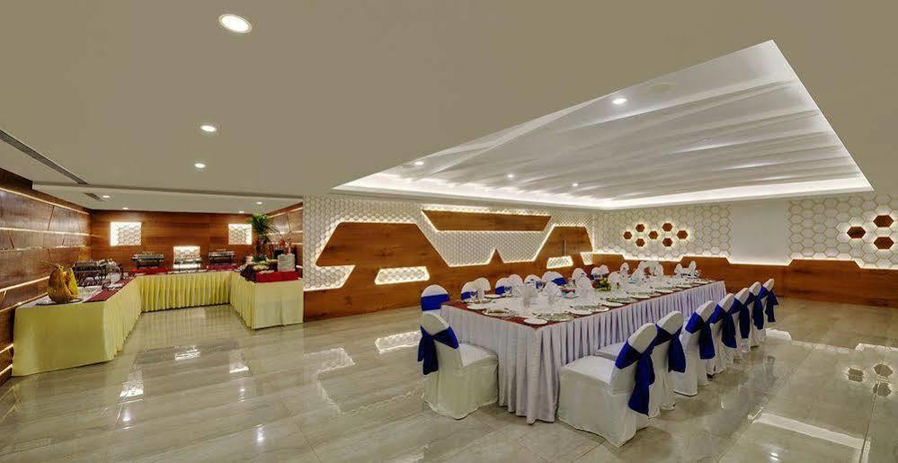 Hotel Babylon International Rāipur Exteriör bild